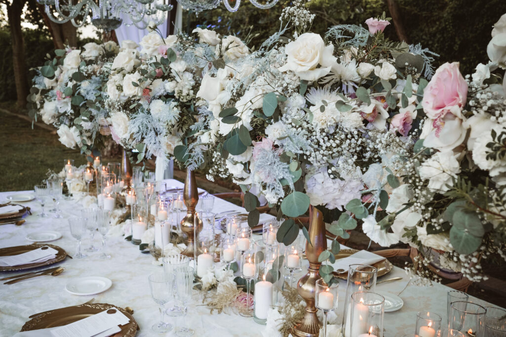 Editorial Luces y Rosas 2020